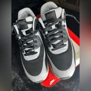 Nike Air Max 90 Essential Men's 10.5 Great Condition Black Gray